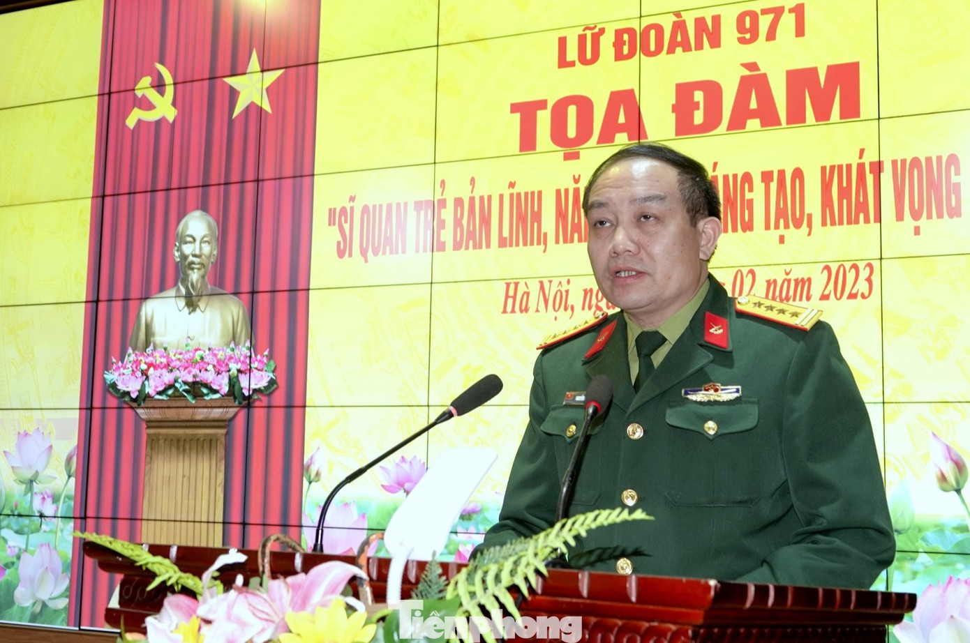 Đại tá Nguyễn Mạnh Huân - Bí thư Đảng ủy, Chính ủy Lữ đoàn 971 phát biểu tại tọa đàm.