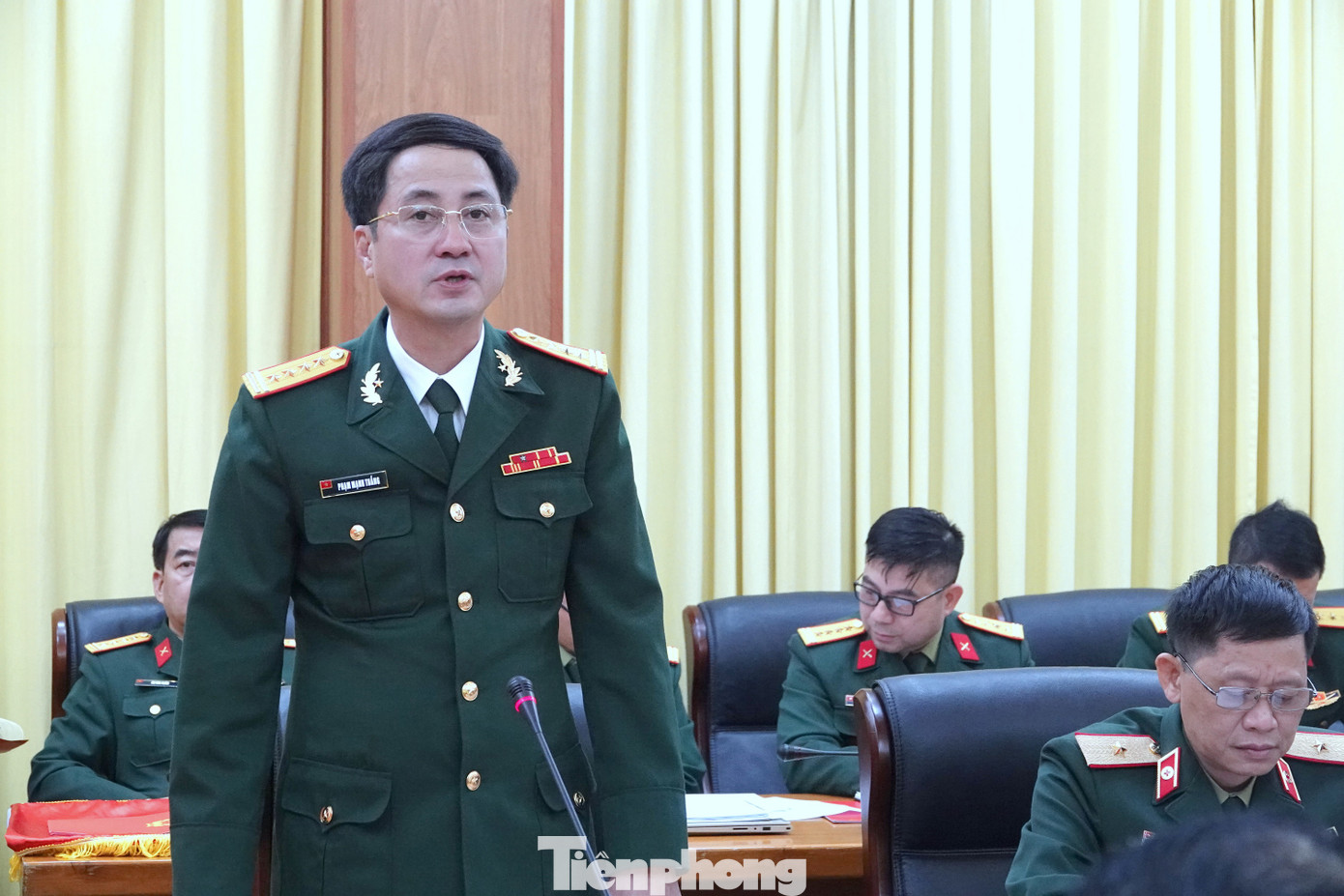 Đại tá Phạm Mạnh Thắng - Cục trưởng Cục GGHB Việt Nam, thông tin về công tác chuẩn bị cho các sĩ quan đi làm nhiệm vụ đợt này. Đại tá Phạm Mạnh Thắng - Cục trưởng Cục GGHB Việt Nam, thông tin về công tác chuẩn bị cho các sĩ quan đi làm nhiệm vụ đợt này.