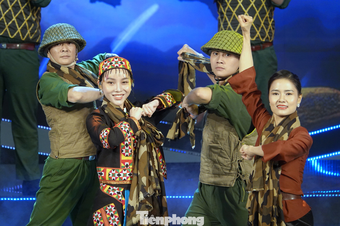 Ban tổ chức cũng khuyến khích các đơn vị sử dụng nhạc sĩ, biên đạo múa là người thuộc biên chế; phát huy nội lực, sức sáng tạo của các nghệ sĩ tham gia hội diễn; mở rộng thời lượng của mỗi chương trình so với các hội diễn trước đây, đảm bảo phát huy tối đa khả năng sáng tạo nghệ thuật. Ban tổ chức cũng khuyến khích các đơn vị sử dụng nhạc sĩ, biên đạo múa là người thuộc biên chế; phát huy nội lực, sức sáng tạo của các nghệ sĩ tham gia hội diễn; mở rộng thời lượng của mỗi chương trình so với các hội diễn trước đây, đảm bảo phát huy tối đa khả năng sáng tạo nghệ thuật.