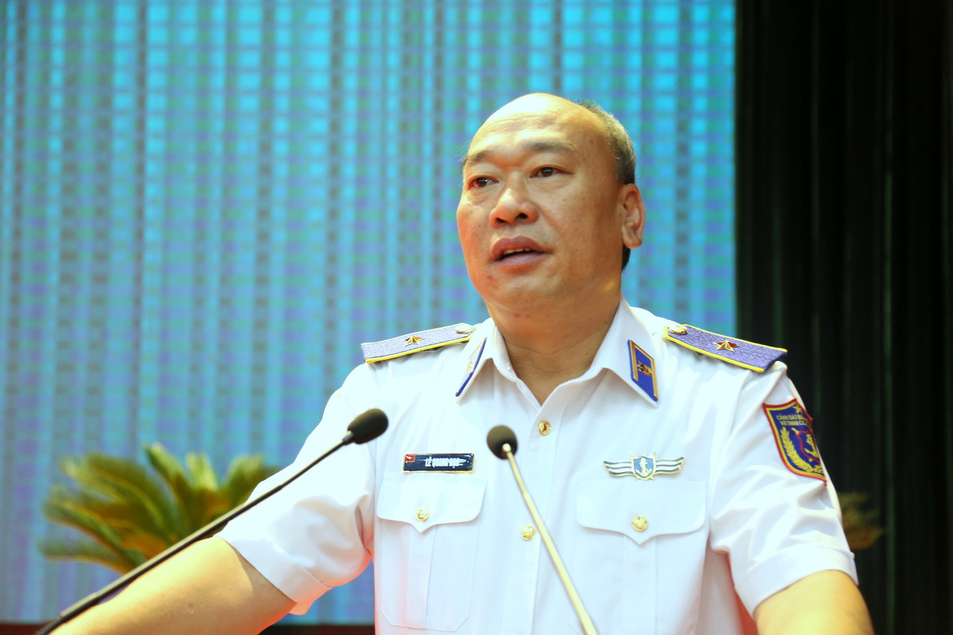 Tư lệnh Cảnh sát biển Việt Nam Lê Quang Đạo phát biểu tại buổi làm việc với BTL Vùng Cảnh sát biển 4, tại thành phố Phú Quốc, tỉnh Kiên Giang (chiều 21/9).