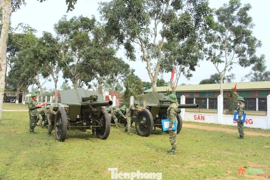 Huấn luyện Pháo lựu 122mm ở Lữ đoàn Pháo binh 16. Huấn luyện Pháo lựu 122mm ở Lữ đoàn Pháo binh 16.