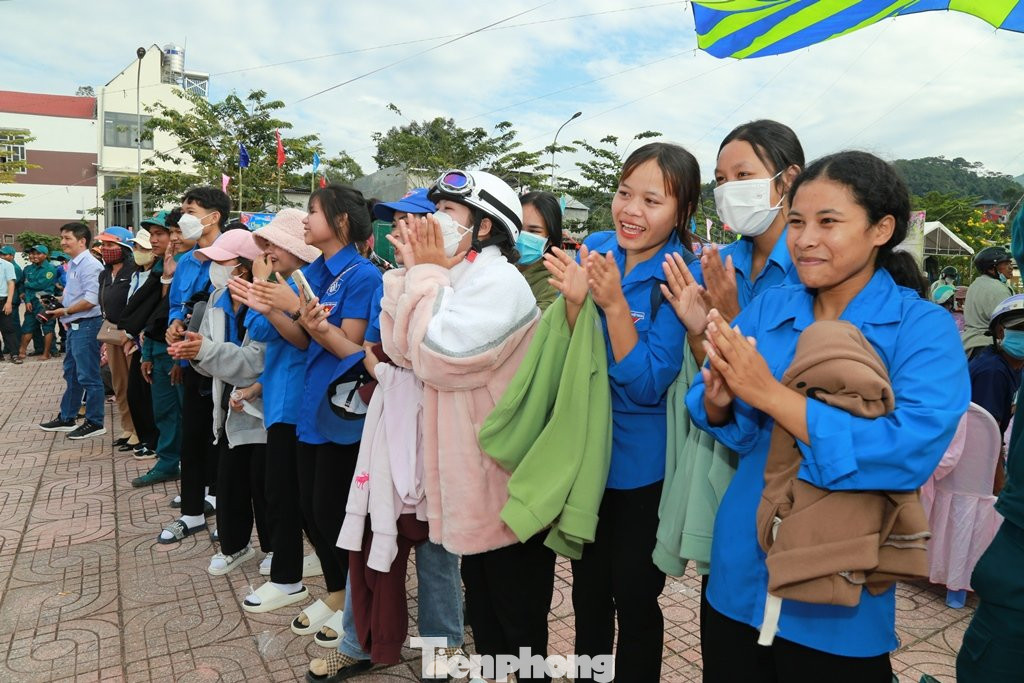 Ngày hội đã thu hút hàng nghìn người dân và ĐVTN ở huyện Khánh Sơn tham gia
