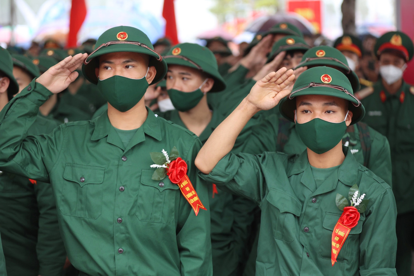 Trước giờ lên đường, các tân binh đều thể hiện quyết tâm rèn luyện, phấn đấu trong môi trường Quân đội và Công an