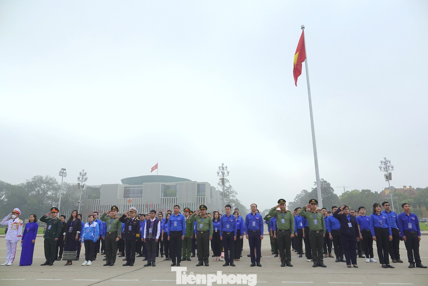 Giải thưởng năm nay tôn vinh 49 cán bộ Đoàn khu vực địa bàn dân cư; 17 cán bộ Đoàn trường học; 10 cán bộ Đoàn khu vực hành chính - sự nghiệp; 9 cán bộ Đoàn khu vực doanh nghiệp và 15 cán bộ Đoàn đại diện lực lượng vũ trang.