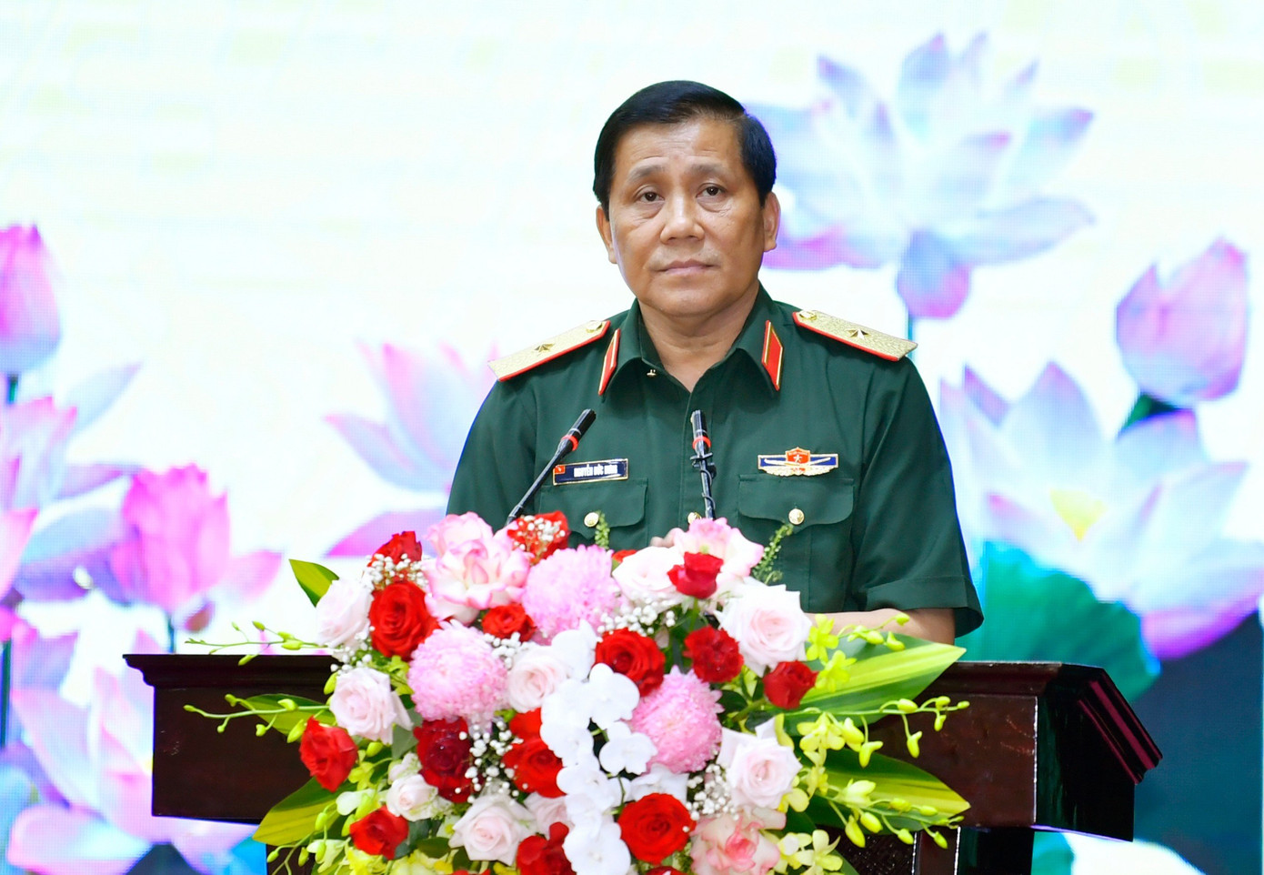 Thiếu tướng Nguyễn Đức Hưng - Chính ủy Quân đoàn 1, phát biểu khai mạc toạ đàm, sáng 21/9.