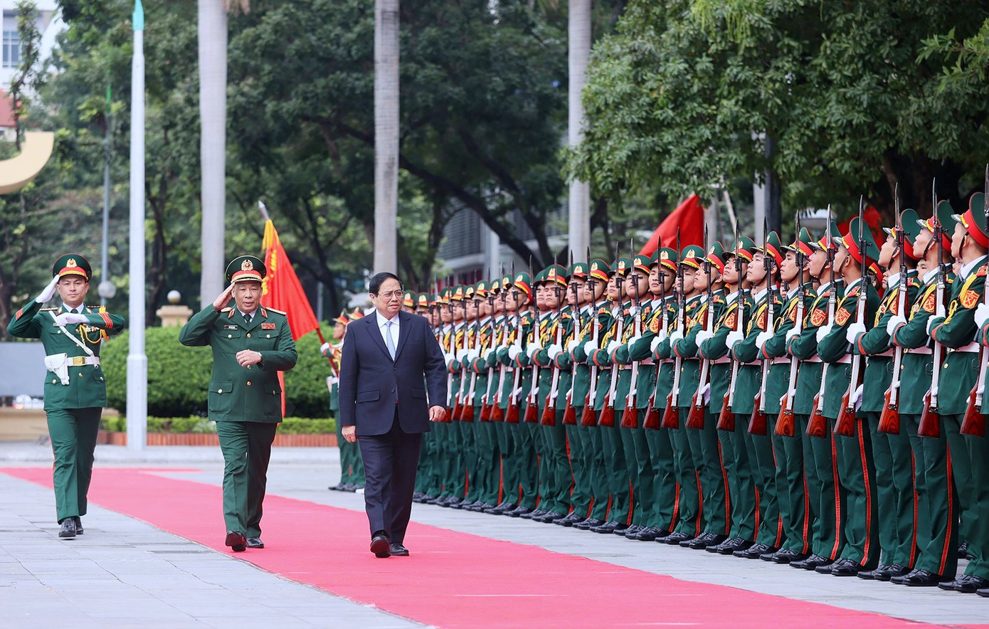Thủ tướng Phạm Minh Chính duyệt Đội danh dự của Học viện Quốc phòng, chiều 20/12. Thủ tướng Phạm Minh Chính duyệt Đội danh dự của Học viện Quốc phòng, chiều 20/12.