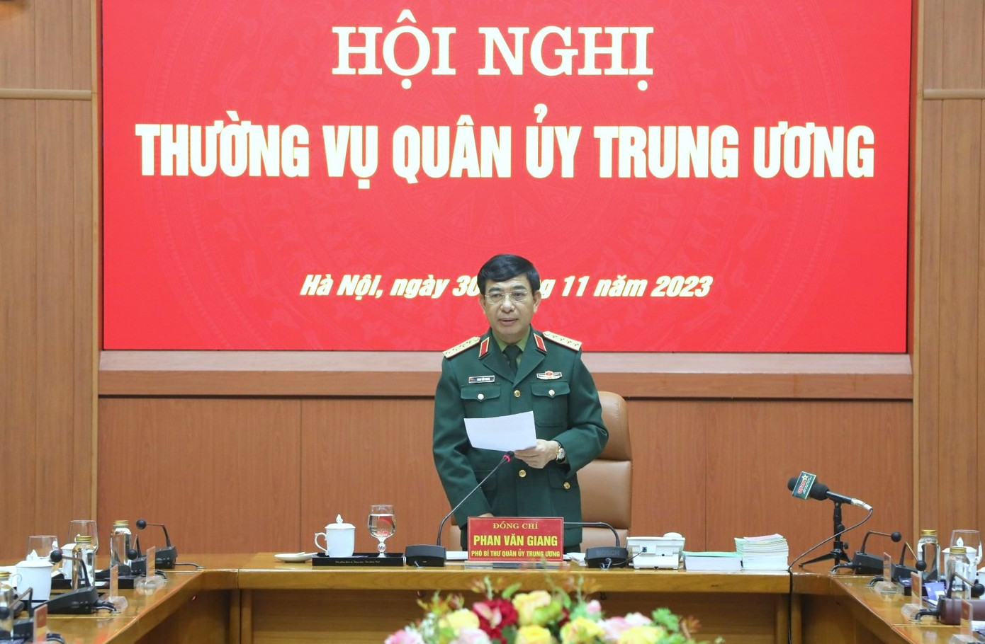 Đại tướng Phan Văn Giang - Ủy viên Bộ Chính trị, Phó Bí thư Quân ủy Trung ương, Bộ trưởng Bộ Quốc phòng phát biểu tại hội nghị.