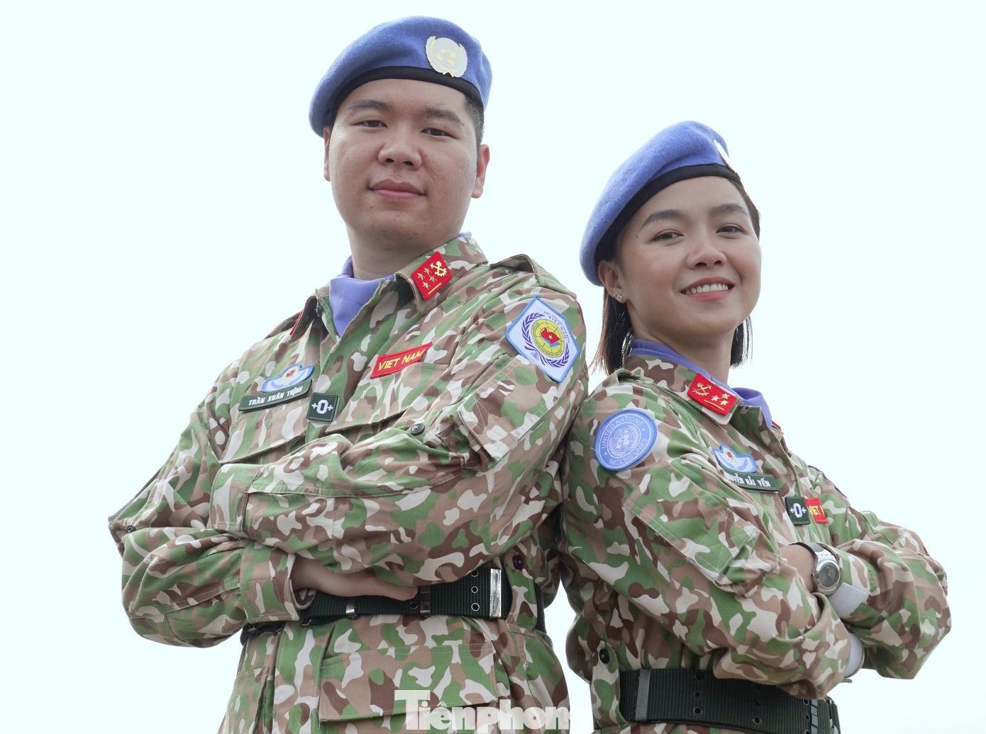 Hai thành viên Tổ truyền thông là Đại úy quân nhân chuyên nghiệp Trần Xuân Thịnh và Thượng uý quân nhân chuyên nghiệp Nguyễn Hải Yến chia sẻ đây là cơ hội quý giá để được trải nghiệm trong môi trường làm việc đa quốc gia, đa văn hóa, đa sắc tộc.