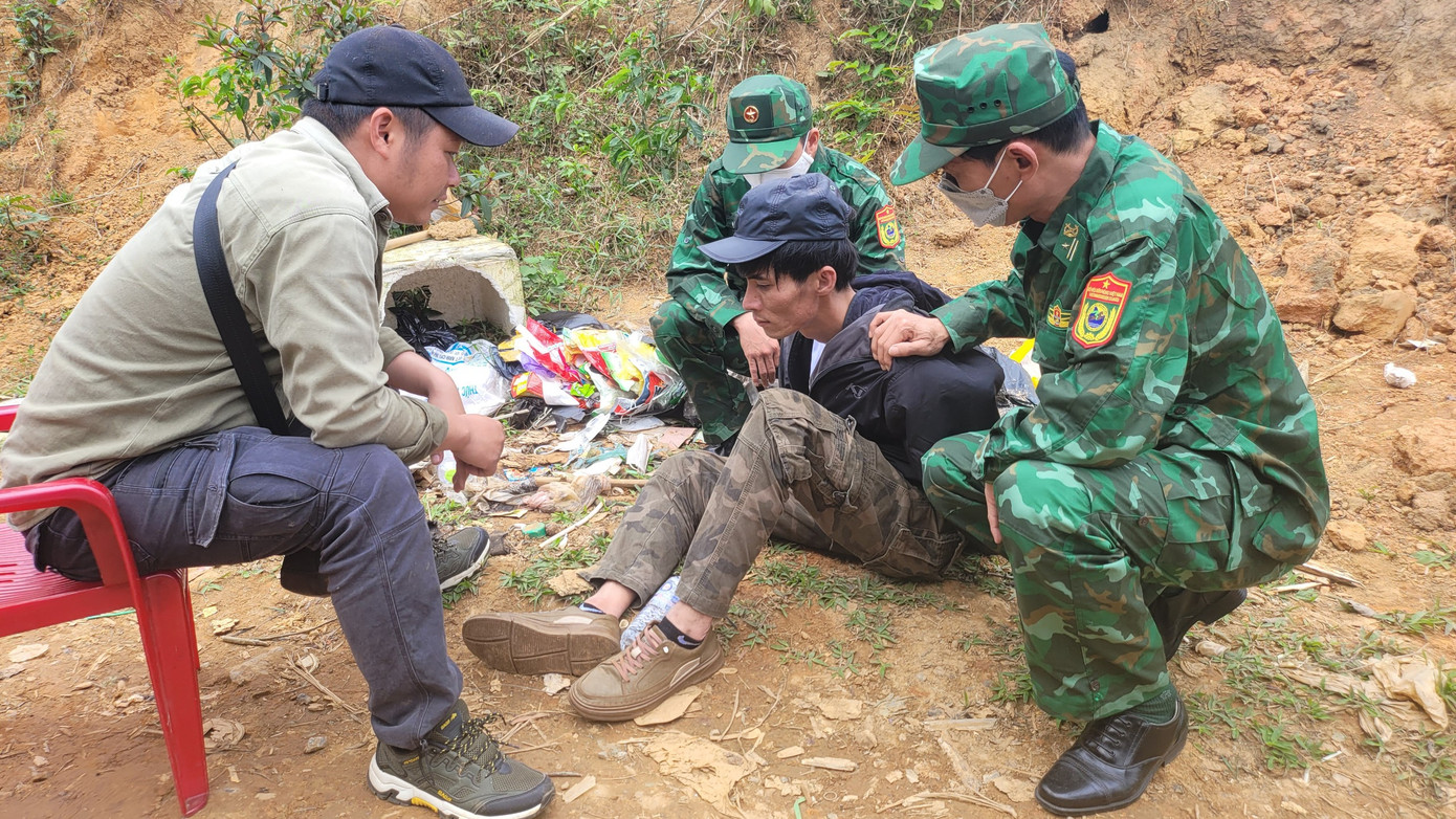 Đối tượng Võ Quyết Thắng bị bắt giữ khi đang vận chuyển 12.000 viên ma túy Đối tượng Võ Quyết Thắng bị bắt giữ khi đang vận chuyển 12.000 viên ma túy