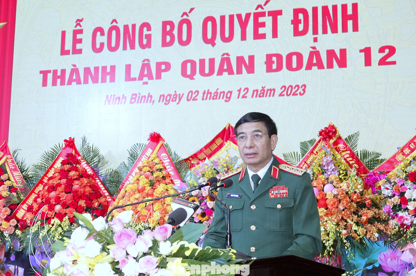 Đại tướng Phan Văn Giang - Bộ trưởng Bộ Quốc phòng phát biểu chỉ đạo, giao nhiệm vụ và động viên cán bộ, chiến sĩ Quân đoàn 12.