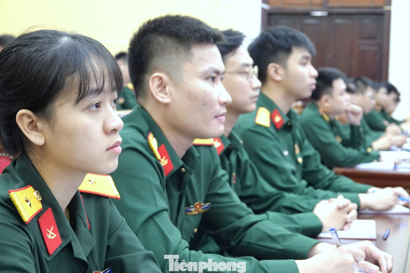 Hơn 400 SQT tham dự cuộc tọa đàm tại 13 điểm cầu. Hơn 400 SQT tham dự cuộc tọa đàm tại 13 điểm cầu.