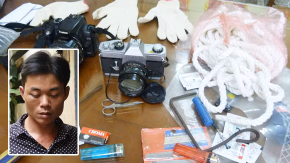 “Siêu trộm” Nguyễn Văn Dũng cùng tang vật vụ án. “Siêu trộm” Nguyễn Văn Dũng cùng tang vật vụ án