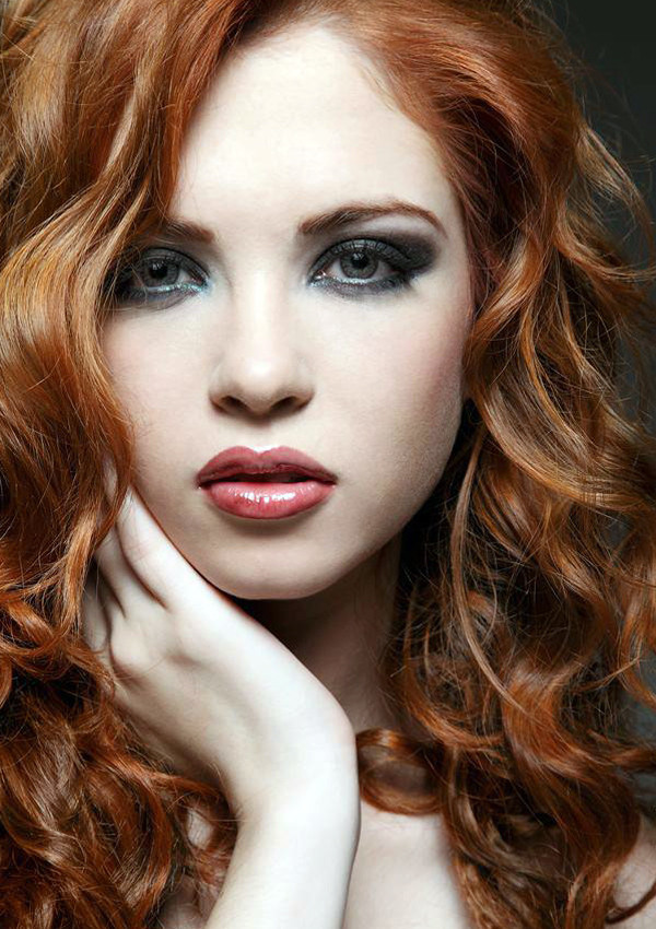 Tân hoa hậu sở hữu vẻ đẹp trong sáng, ngọt ngào