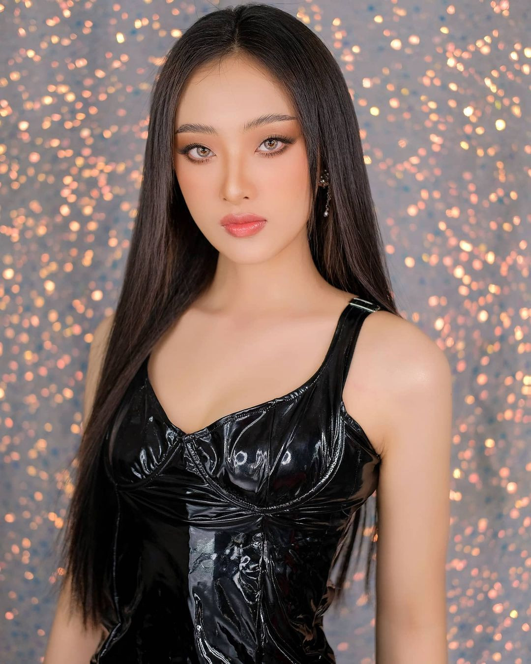 Tại vòng chung kết Hoa hậu Trái Đất Lào 2023, Noulaou Wamenglor đã vượt qua 11 thí sinh khác để giành ngôi vị cao nhất.