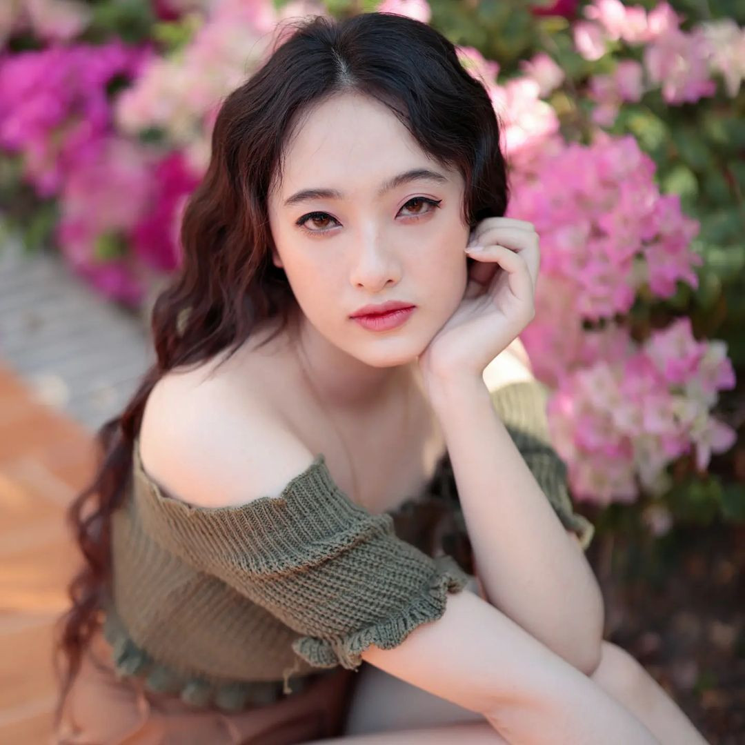 Nhan sắc đời thường của Noulaou Wamenglor được đánh giá ngọt ngào nhưng không quá nổi bật, chưa có thần thái của một beauty queen.