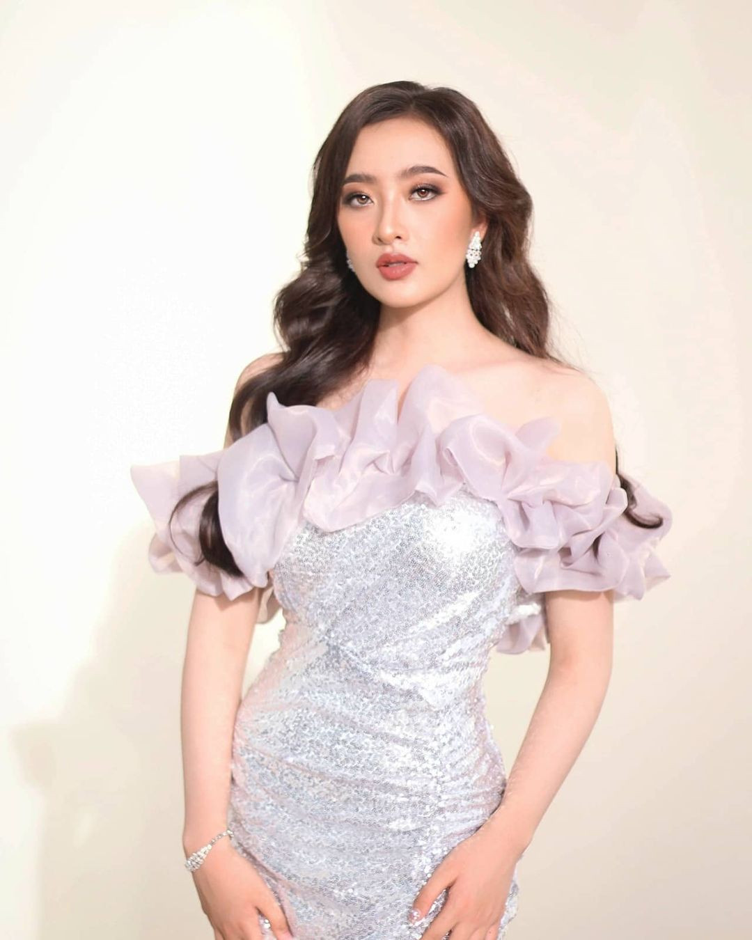 Noulaou Wamenglor được đánh giá là gương mặt mới với giới sắc đẹp. Trang cá nhân của cô cũng không có quá nhiều người theo dõi.