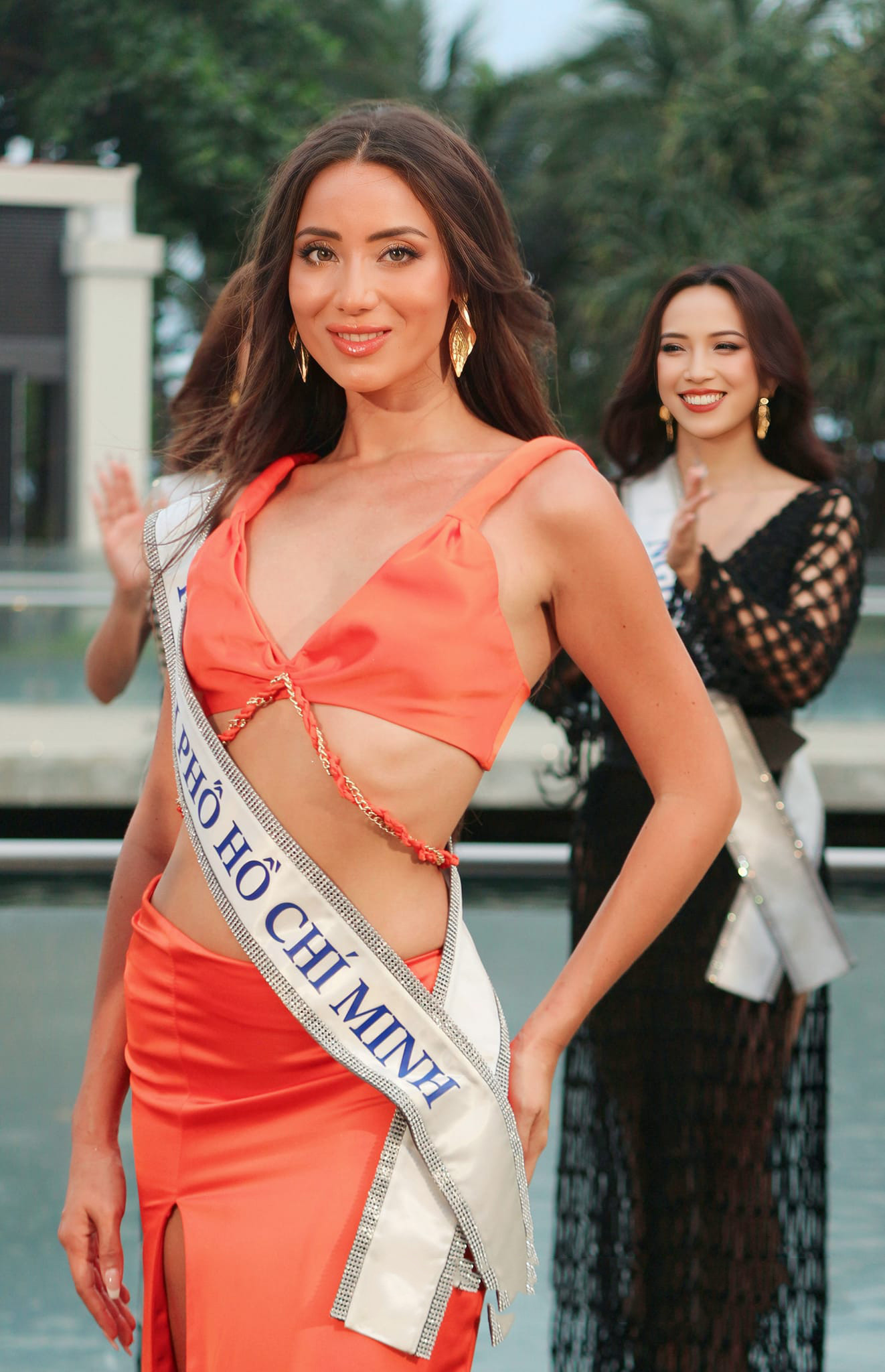 Người đẹp lai Pháp Lydie Vũ được xướng tên vào top 5 trình diễn áo tắm đẹp nhất. Cô cao 1,76 m, số đo ba vòng 81-60-92 cm. Lydie được đánh giá là một trong những người đẹp có hình thể ấn tượng nhất cuộc thi năm nay.