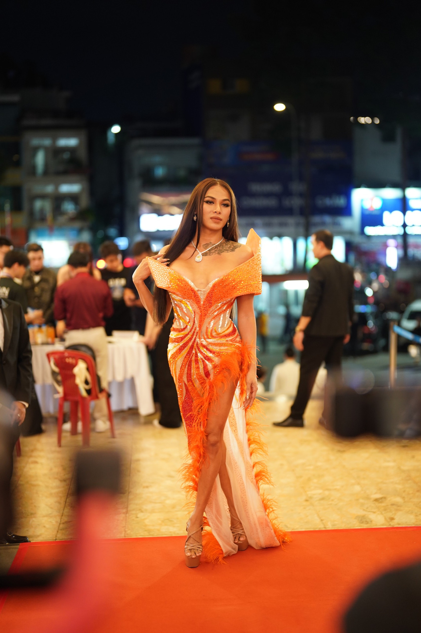 Người đẹp chuyển giới Trương Kim Kim trên thảm đỏ. Người đẹp chuyển giới Trương Kim Kim trên thảm đỏ.