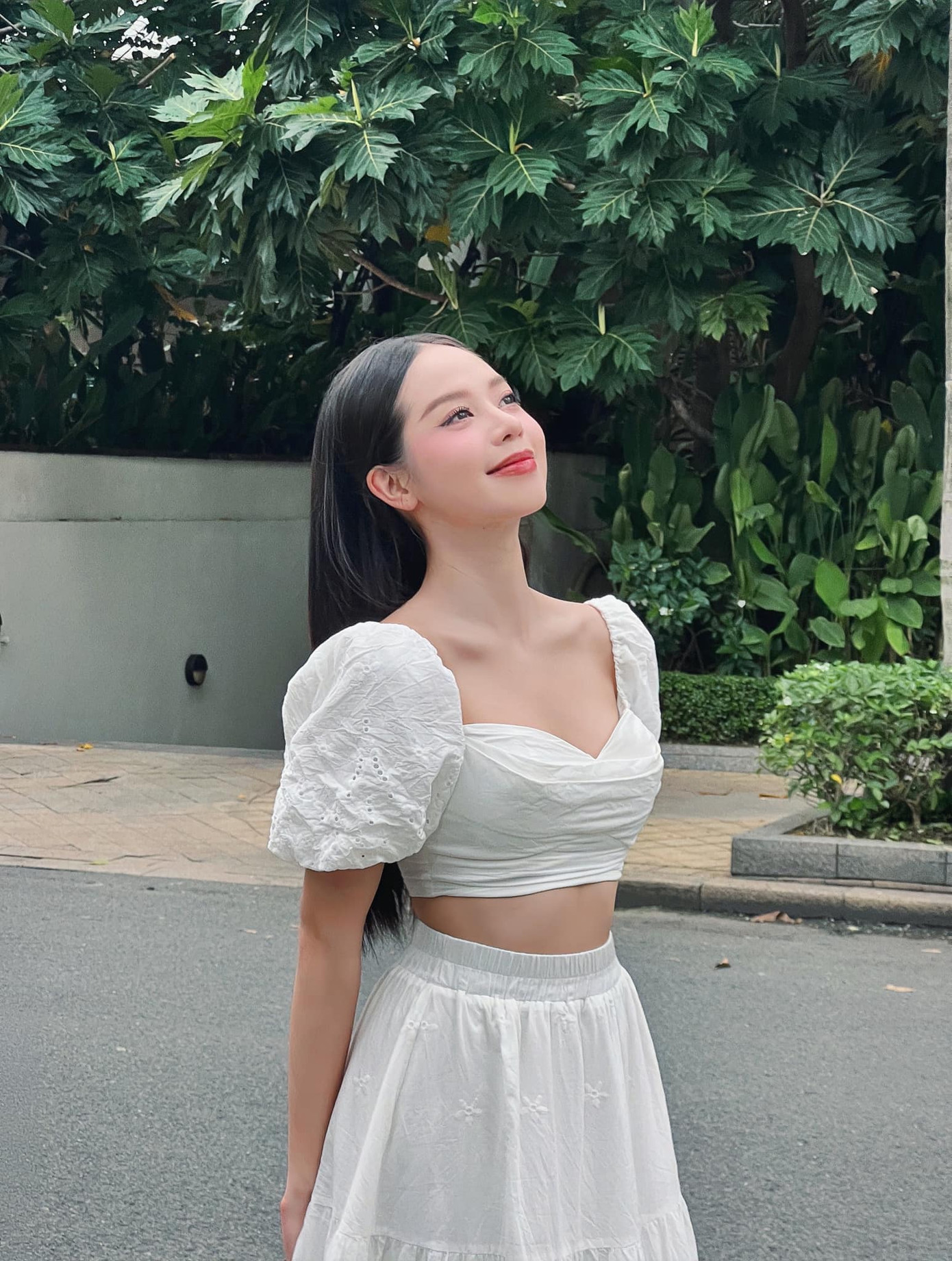 Dù bận rộn với các hoạt động nghệ thuật, Thanh Thủy vẫn ưu tiên thời gian cho việc học. Cô tiếp tục hoàn thành chương trình tại Đại học Ngoại ngữ - Tin học Đà Nẵng. Bên cạnh đó, người đẹp cũng nhận được học bổng toàn phần và đang theo học tại Đại học Greenwich Việt Nam.