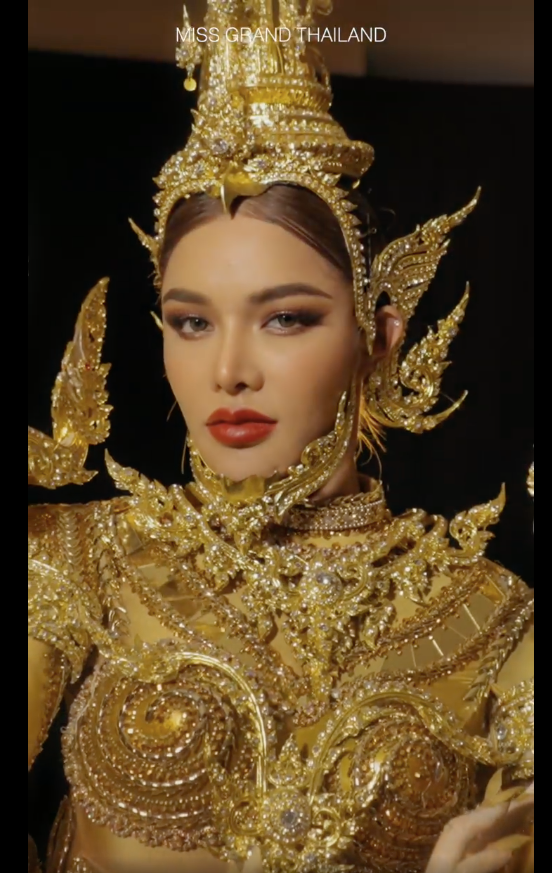 Trang phục dân tộc của Hoa hậu Hòa bình Thái Lan 2023 Aoom Thaweeporn.