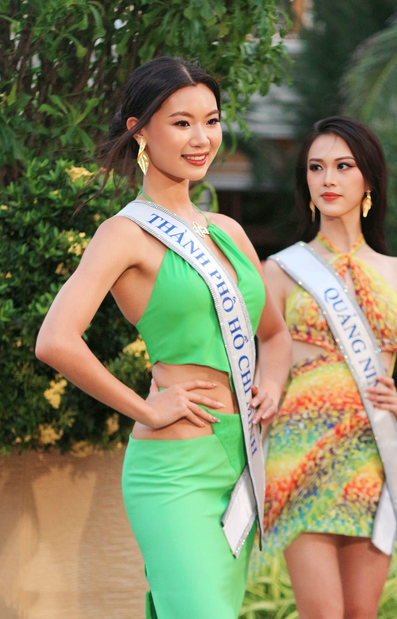 Người đẹp Trịnh Thị Hồng Đăng đến từ TPHCM gây bất ngờ khi được xướng tên vào top 5. Cô là gương mặt mới với giới thi sắc đẹp.