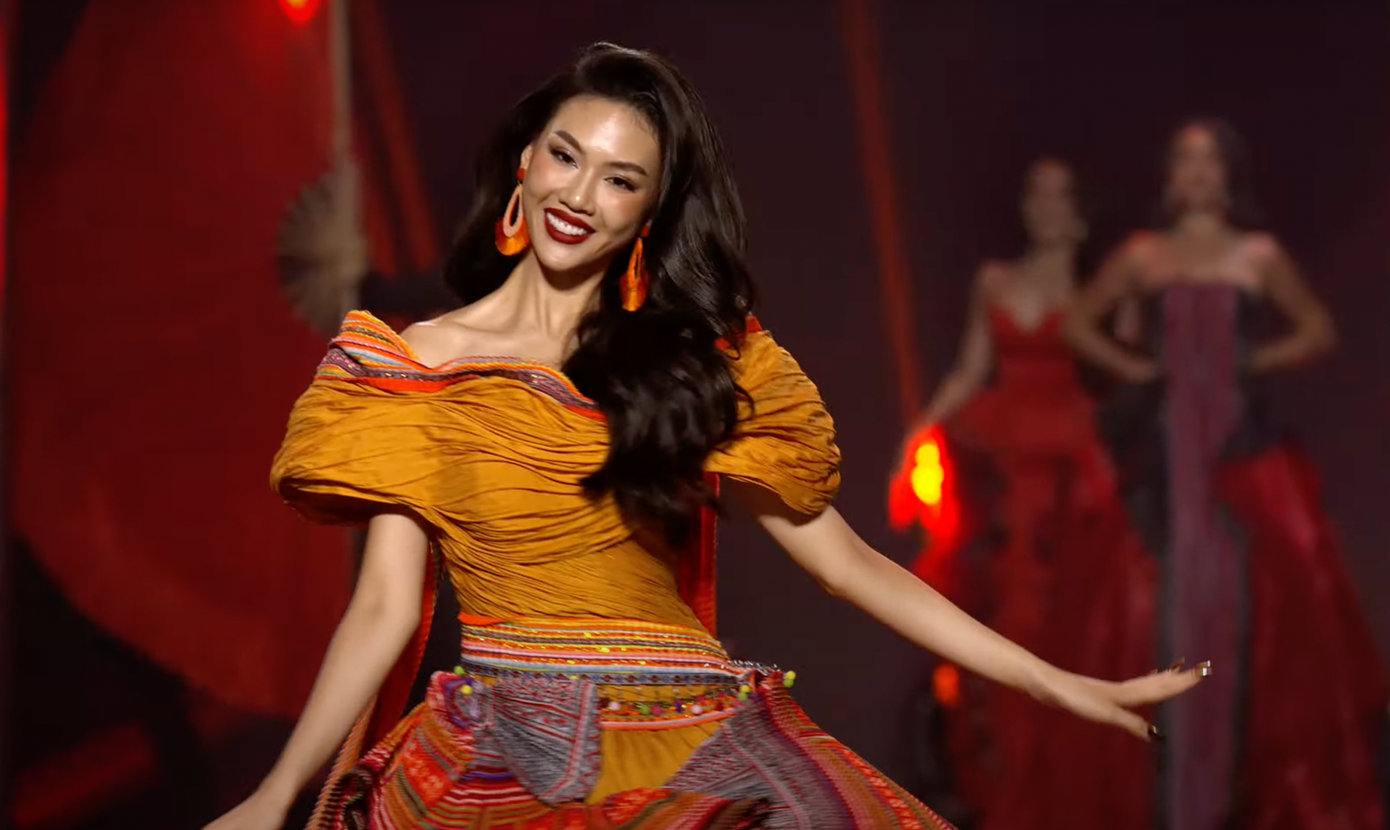 Lydie Vũ, Hương Ly, Quỳnh Hoa nổi bật khi trình diễn nhờ kinh nghiệm sân khấu. Lydie Vũ, Hương Ly, Quỳnh Hoa nổi bật khi trình diễn nhờ kinh nghiệm sân khấu.