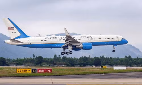 Đoàn xe Tổng thống Mỹ Trump về khách sạn JW Marriott ảnh 47