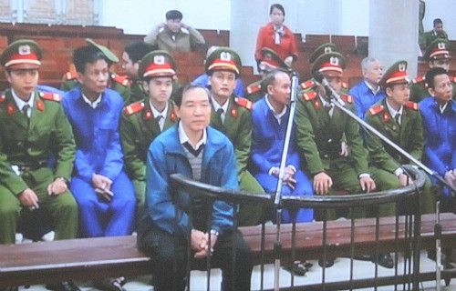 Dương Chí Dũng và các bị cáo trong phiên toà ngày 14/12