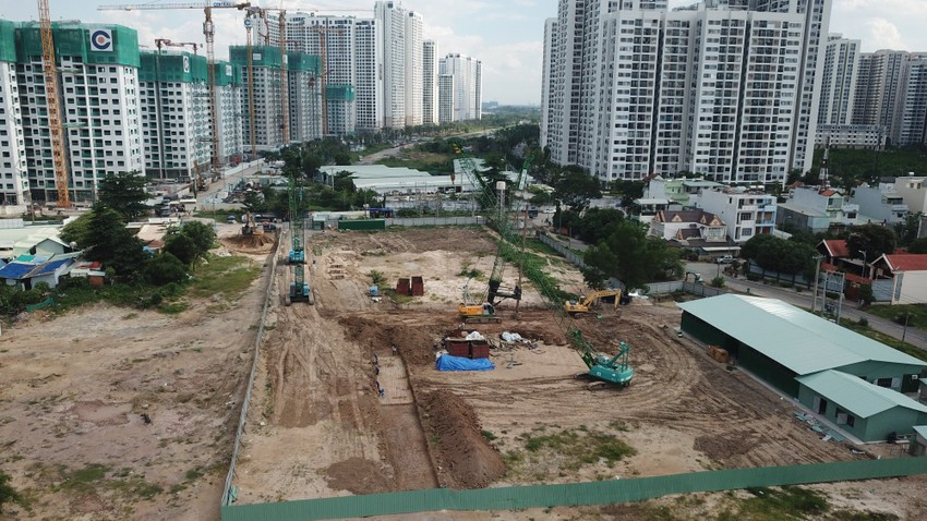 Công trường vành đai 3 đang thi công xuyên lễ. Công trường vành đai 3 đang thi công xuyên lễ.