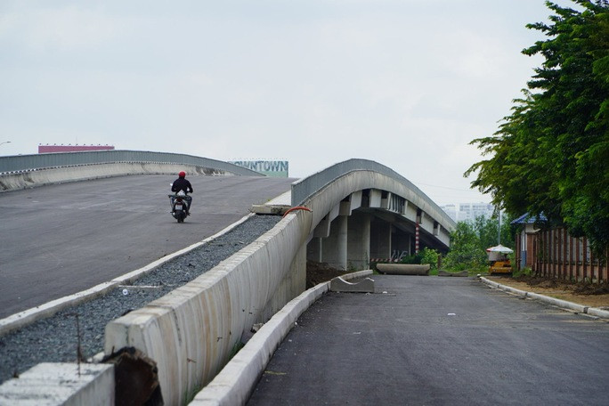 Lưu thông ra sao trên đường song hành cao tốc TP HCM - Long Thành - Dầu Giây? - Ảnh 2.