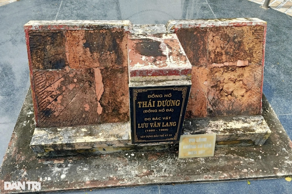 Chiếc đồng hồ đá duy nhất Việt Nam hiện nay tại Bạc Liêu (Ảnh: Huỳnh Hải). Chiếc đồng hồ đá duy nhất Việt Nam hiện nay tại Bạc Liêu (Ảnh: Huỳnh Hải).