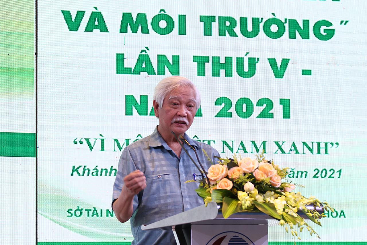 Nhà sử học Dương Trung Quốc cho rằng "bảo vệ môi trường biển đảo là trách nhiệm chung của xã hội". Nhà sử học Dương Trung Quốc cho rằng "bảo vệ môi trường biển đảo là trách nhiệm chung của xã hội".