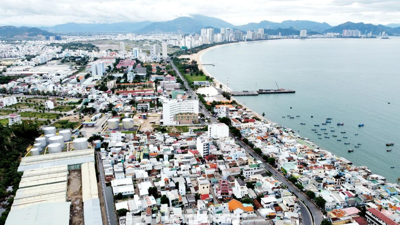 Nha Trang phải tạm dừng cấp phép xây dựng nhiều nơi vì chưa có quy hoạch chi tiết 1/500. Ảnh L.H