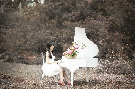 Khoe vẻ đẹp trong trẻo giữa khung cảnh thiên nhiên đầy lãng mạn