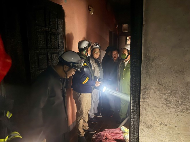 Trung tướng Nguyễn Hải Trung, Giám đốc CATP trực tiếp kiểm tra hiện trường vụ cháy