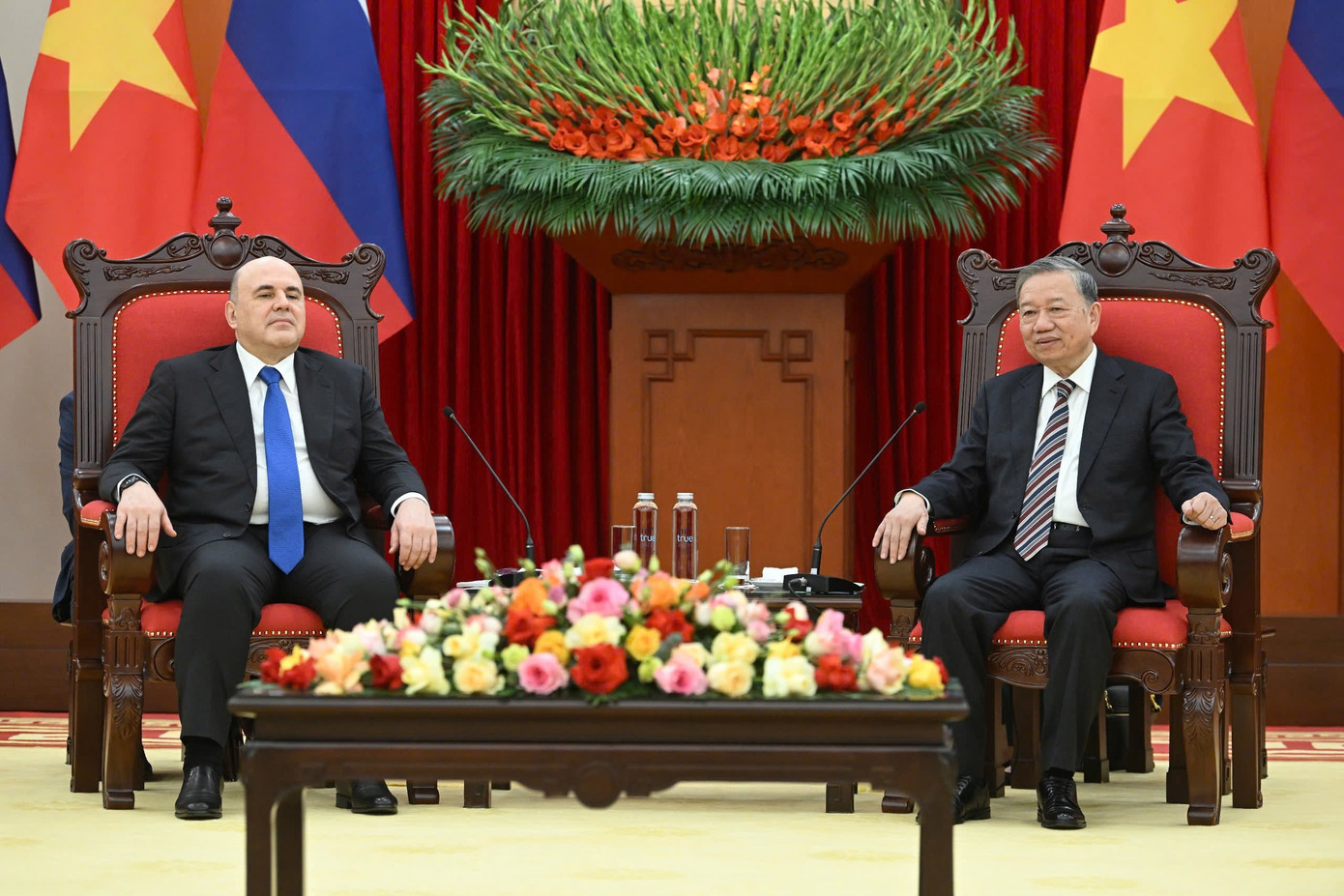 Tổng Bí thư Tô Lâm và Thủ tướng Nga Mishustin tại cuộc hội kiến ngày 14/1. (Ảnh: Như Ý) Tổng Bí thư Tô Lâm và Thủ tướng Nga Mishustin tại cuộc hội kiến ngày 14/1. (Ảnh: Như Ý)