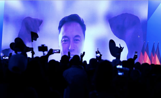 Tỷ phú Elon Musk phát biểu trong sự kiện của AfD ngày 25/1. (Ảnh: Guardian) Tỷ phú Elon Musk phát biểu trong sự kiện của AfD ngày 25/1. (Ảnh: Guardian)