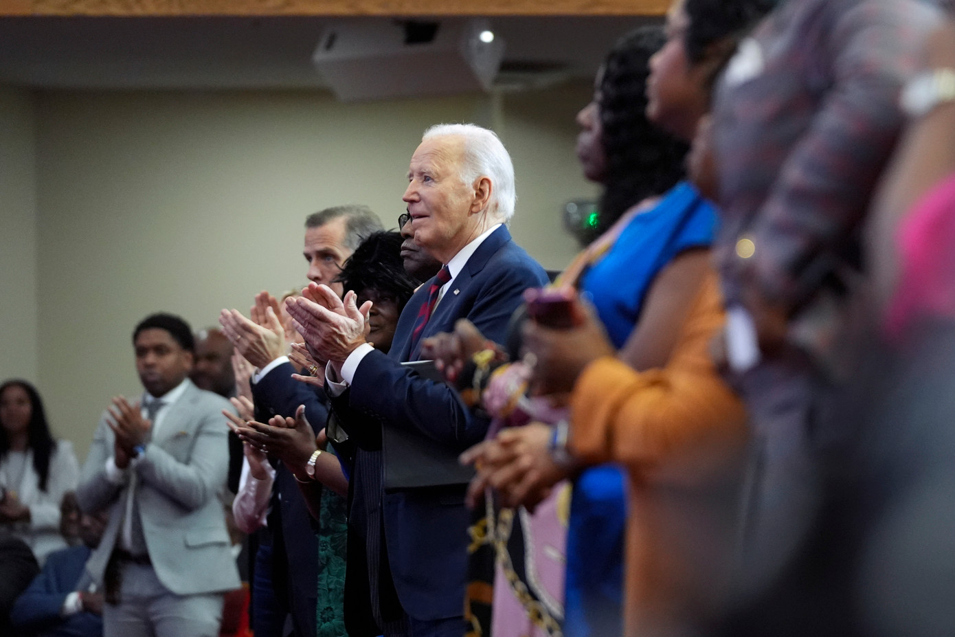 Tổng thống Biden và gia đình dự buổi lễ ở nhà thờ dành cho người da đen. (Ảnh: AP) Tổng thống Biden và gia đình dự buổi lễ ở nhà thờ dành cho người da đen. (Ảnh: AP)