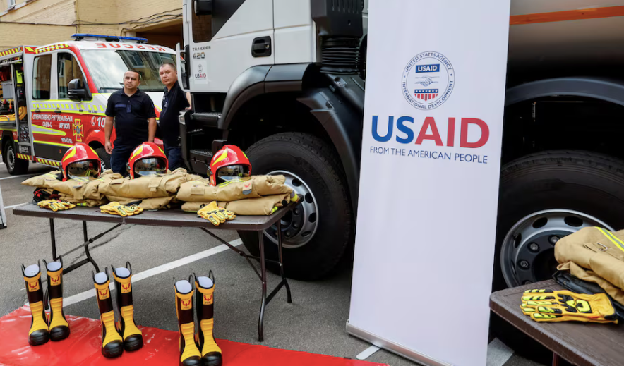 Các nhân viên viện trợ ở Ukraine hoạt động theo chương trình của cơ quan viện trợ Mỹ USAID. (Ảnh: Reuters) Các nhân viên viện trợ ở Ukraine hoạt động theo chương trình của cơ quan viện trợ Mỹ USAID. (Ảnh: Reuters)