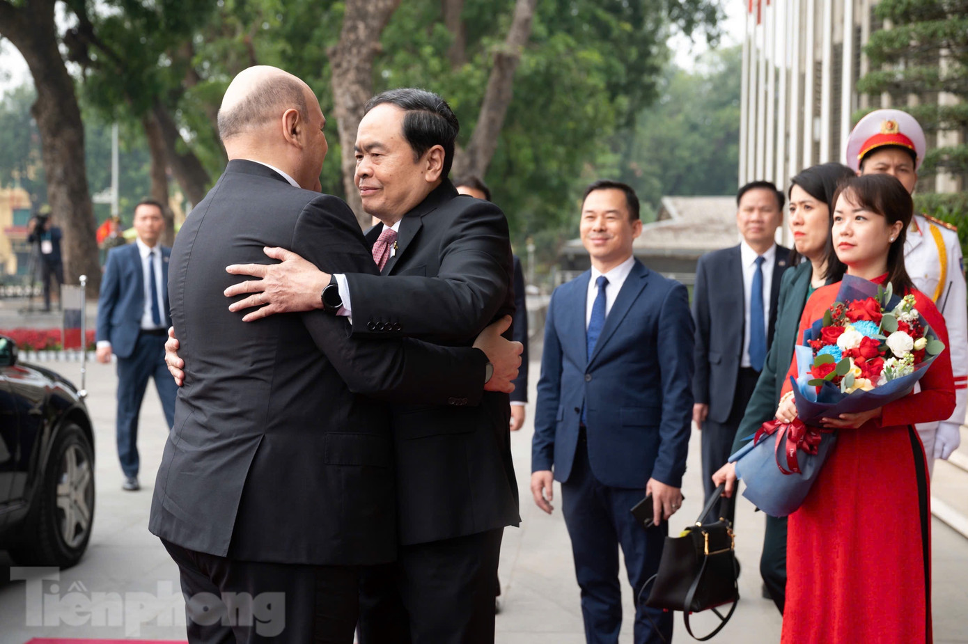 Chủ tịch Quốc hội Trần Thanh Mẫn đón Thủ tướng Nga Mikhail Mishustin. (Ảnh: Như Ý) Chủ tịch Quốc hội Trần Thanh Mẫn đón Thủ tướng Nga Mikhail Mishustin. (Ảnh: Như Ý)