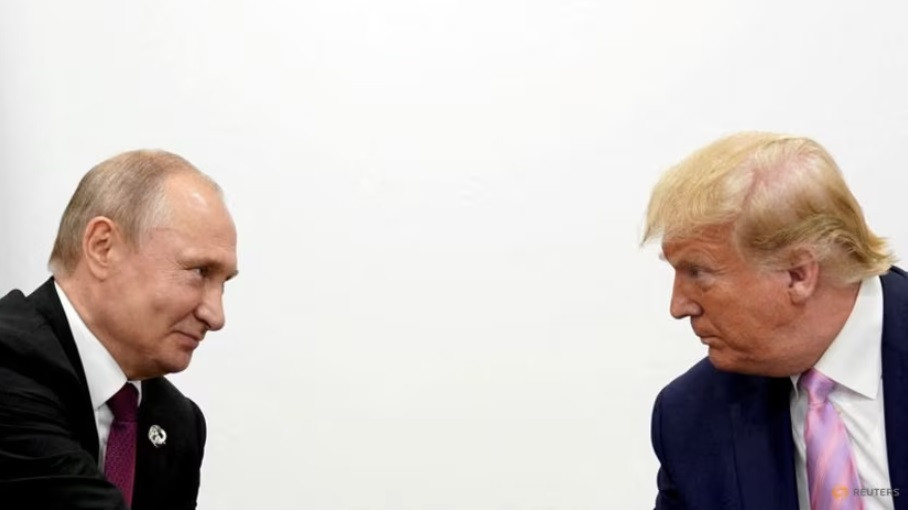 Ông Trump trong cuộc gặp ông Putin tại Osaka, Nhật Bản, năm 2019. (Ảnh: Reuters) Ông Trump trong cuộc gặp ông Putin tại Osaka, Nhật Bản, năm 2019. (Ảnh: Reuters)