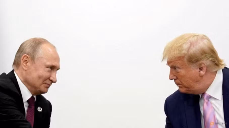 Ông Trump trong cuộc gặp ông Putin tại Osaka, Nhật Bản, năm 2019. (Ảnh: Reuters) Ông Trump trong cuộc gặp ông Putin tại Osaka, Nhật Bản, năm 2019. (Ảnh: Reuters)