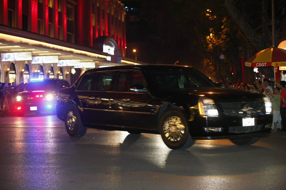 Ông Obama thưởng thức bún chả Hà Nội ảnh 13