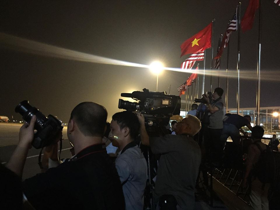 Tổng thống Mỹ Obama đã đến Hà Nội ảnh 14