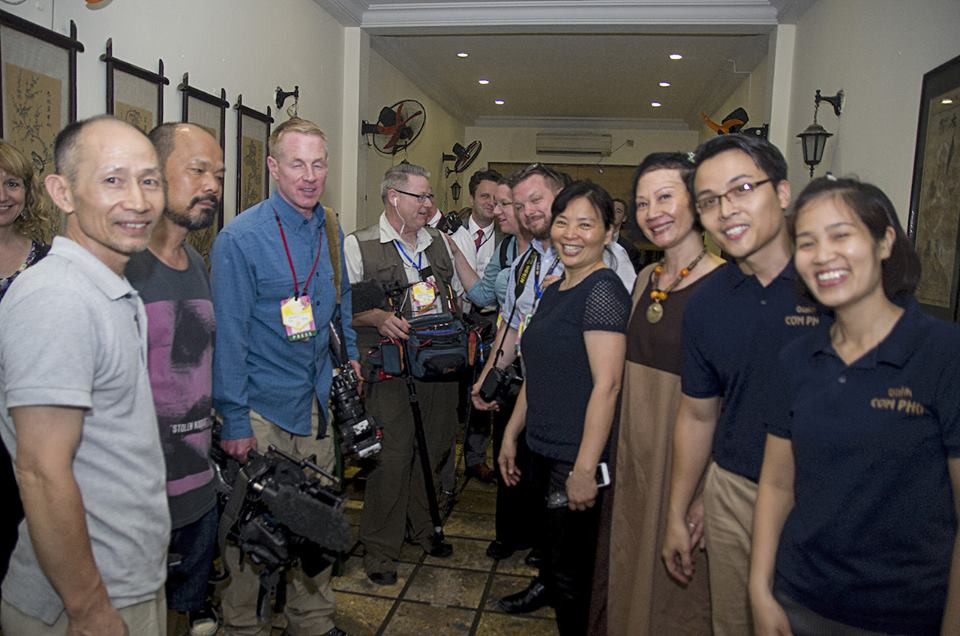 Ông Obama thưởng thức bún chả Hà Nội ảnh 1