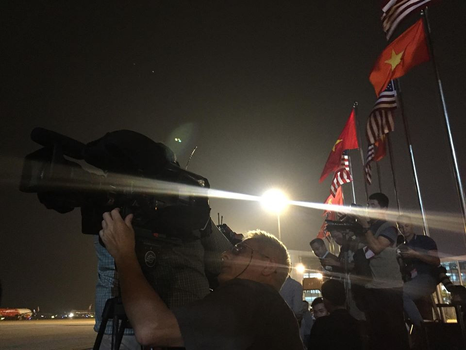 Tổng thống Mỹ Obama đã đến Hà Nội ảnh 12