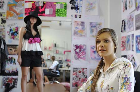 Kira Plastinina là chủ một thương hiệu thời trang riêng dù mới 21 tuổi