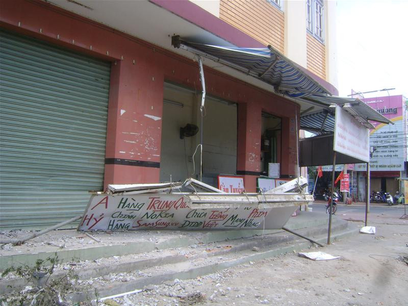 Hiện trường vụ tai nạn trên đường Ngô Quyền, phường 2 (TP Cà Mau). Hiện trường vụ tai nạn trên đường Ngô Quyền, phường 2 (TP Cà Mau).