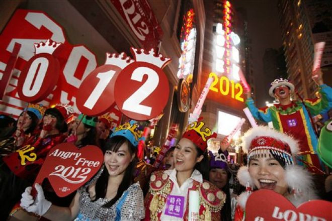 Người dân Hồng Kông đón năm mới 2012. Ảnh: Foxnews. Người dân Hồng Kông đón năm mới 2012. Ảnh: Foxnews