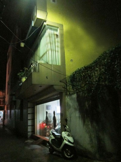 Ngôi nhà nơi Hương “ốc” và con trai sống chờ đợi Dũng “tình” về. Ngôi nhà nơi Hương “ốc” và con trai sống chờ đợi Dũng “tình” về